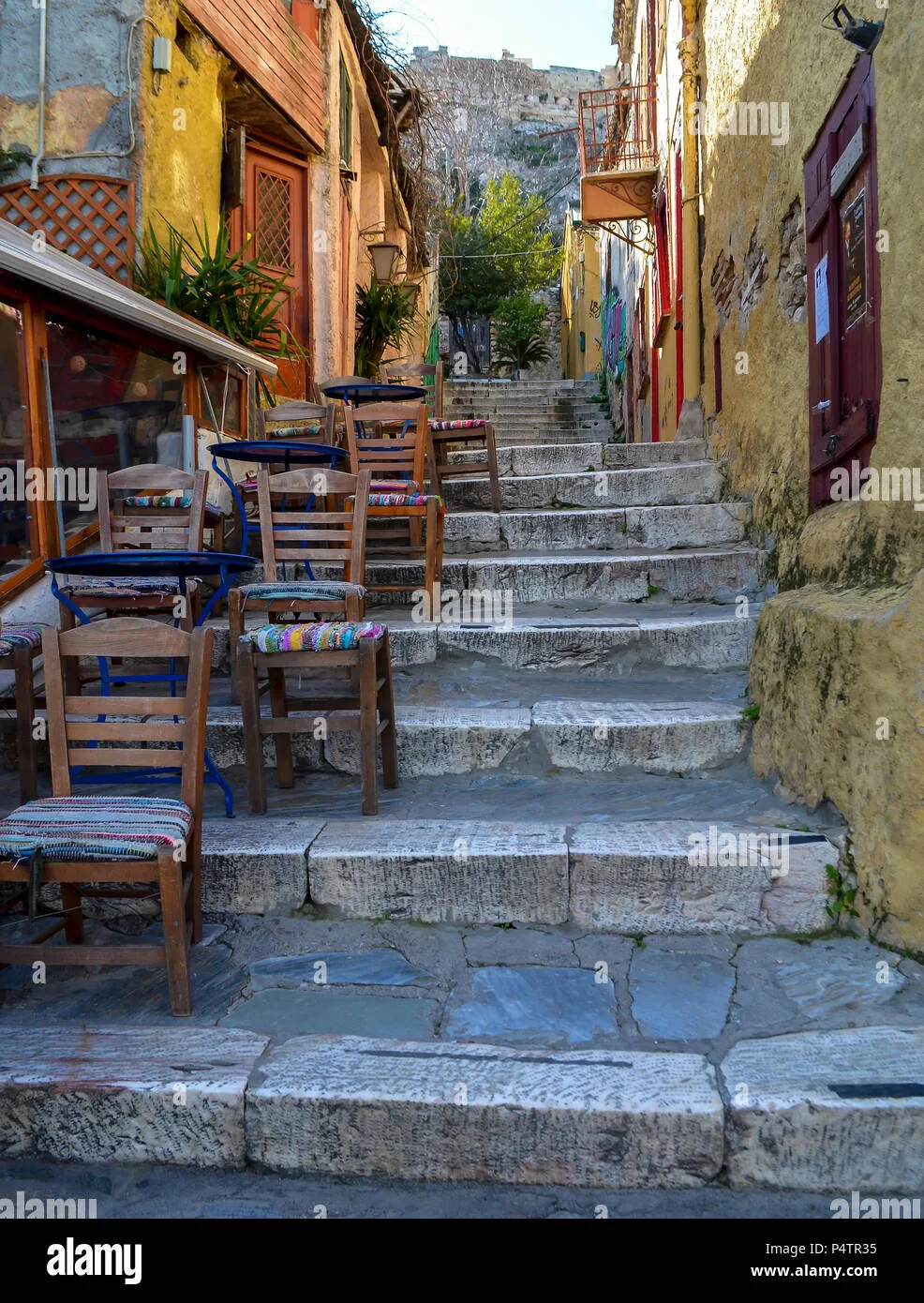 Σκάλες Μνησικλέους · Φαγητό κάτω από την Ακρόπολη — φωτογραφία 4