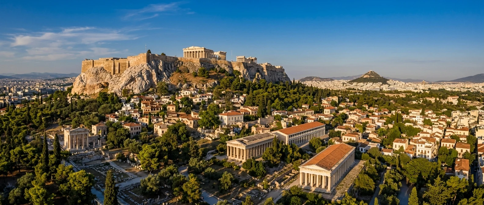 Αεροφωτογραφία της Ακρόπολης με την Αρχαία Αγορά και τις στέγες της Πλάκας από κάτω