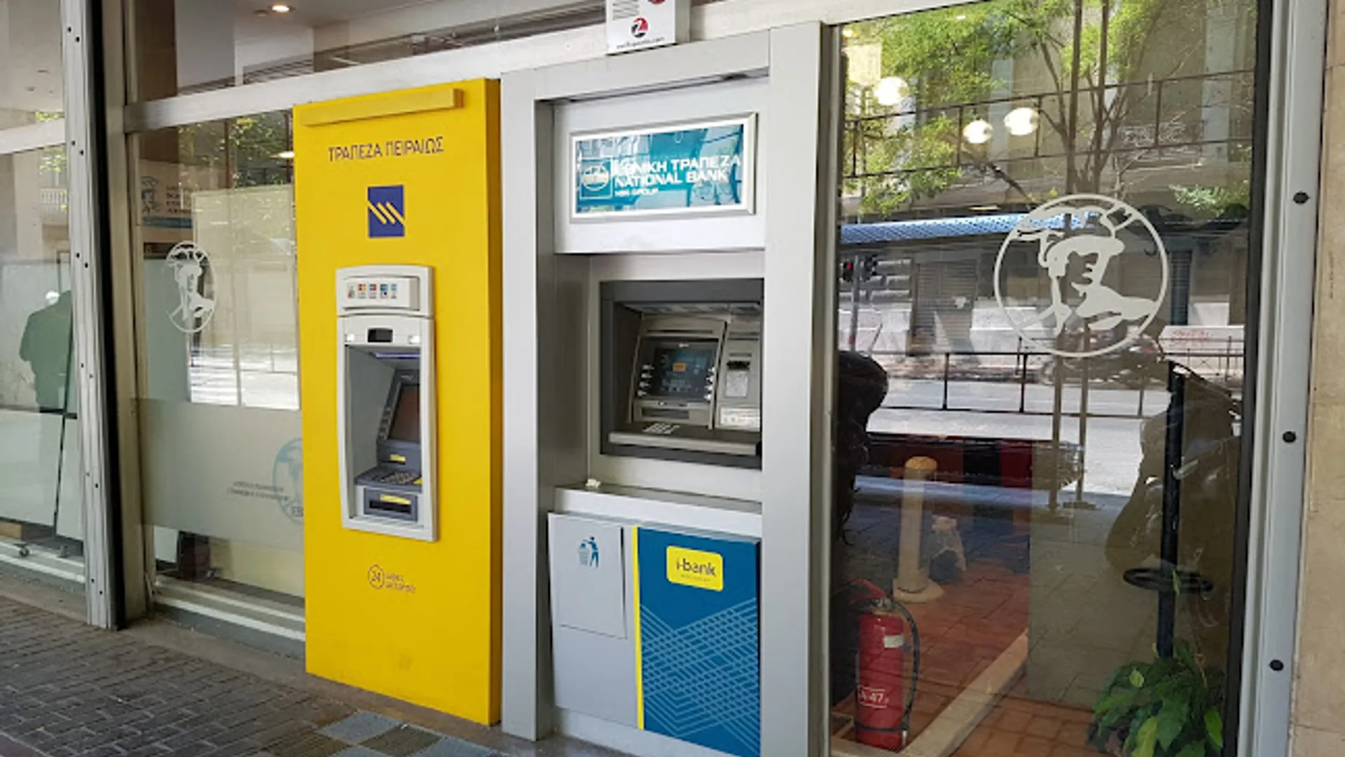 ATM ελληνικής τράπεζας στην Πλατεία Βικτωρίας